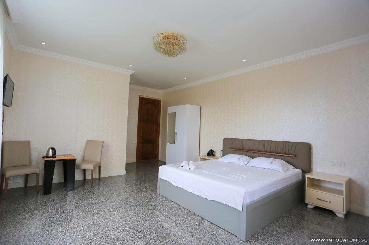 Hotel Carleone Batumi Kültér fotó