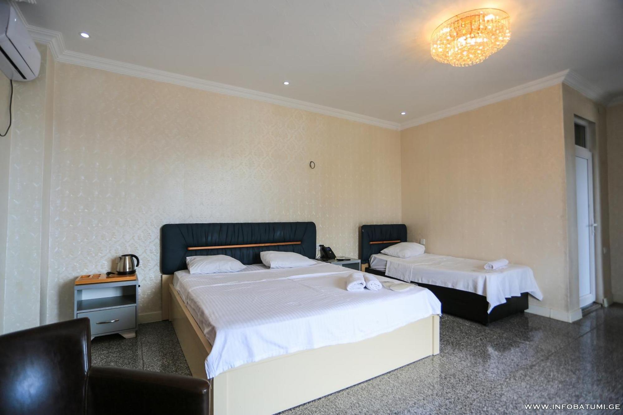 Hotel Carleone Batumi Kültér fotó