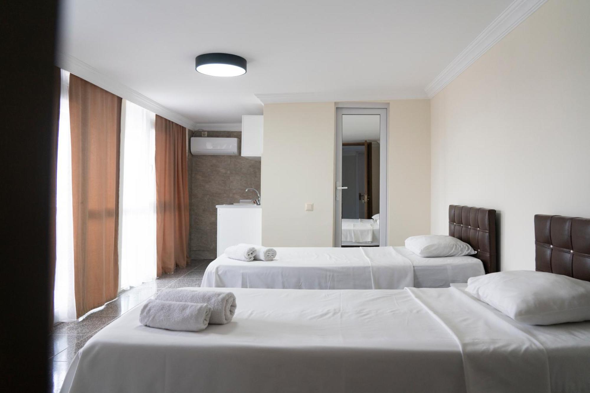 Hotel Carleone Batumi Kültér fotó