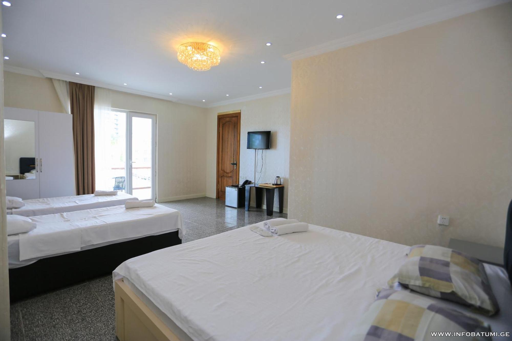 Hotel Carleone Batumi Kültér fotó